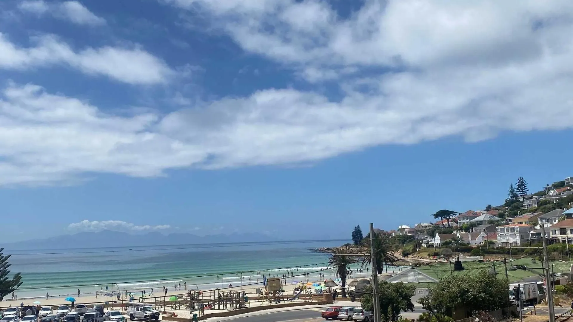 Tranquility By The Sea: Beachside Family Fun! Cape Town 0*,